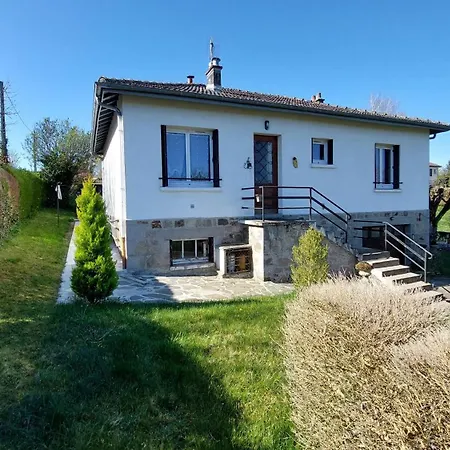 6 Pers Jardin Clos Proche Et Cantal Nyaraló *