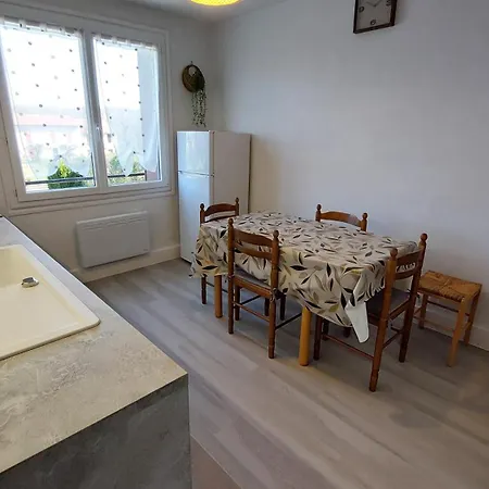 6 Pers Jardin Clos Proche Et Cantal Casa vacanze Lacapelle-Viescamp